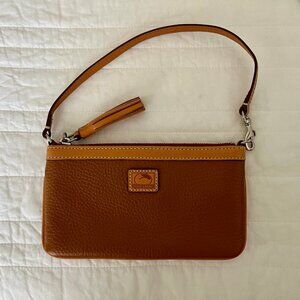 Dooney & Bourke Clutch / Wristlet